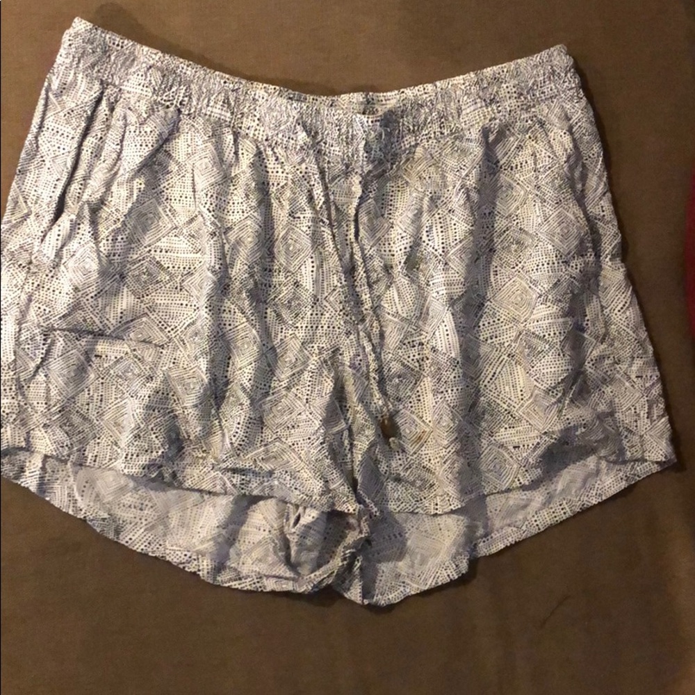 Flowy patterned shorts